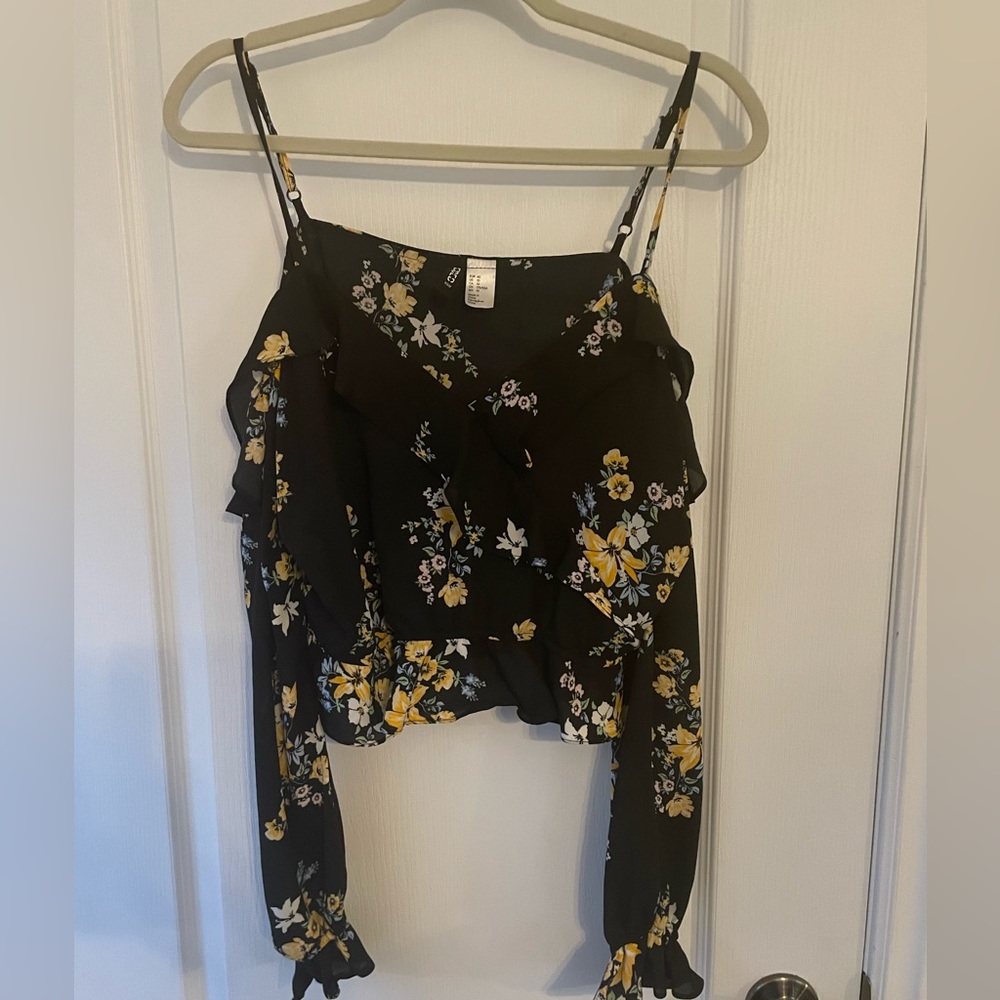H&M Floral Ruffle Shirt - Picture 4 of 7